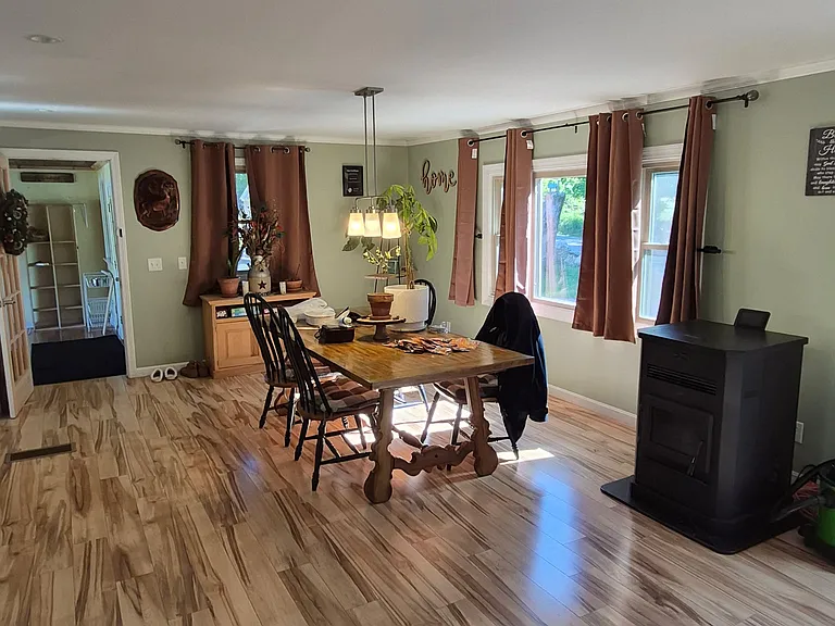 8 Raymond Rd — Photo 5