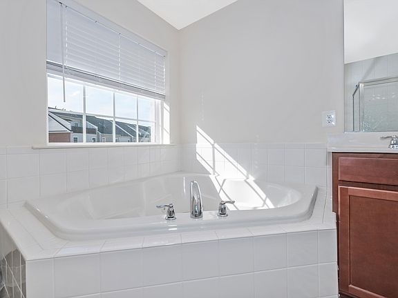 4th image of 7780 Dagny Way