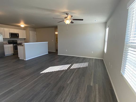 4th image of 2611B Denver St
