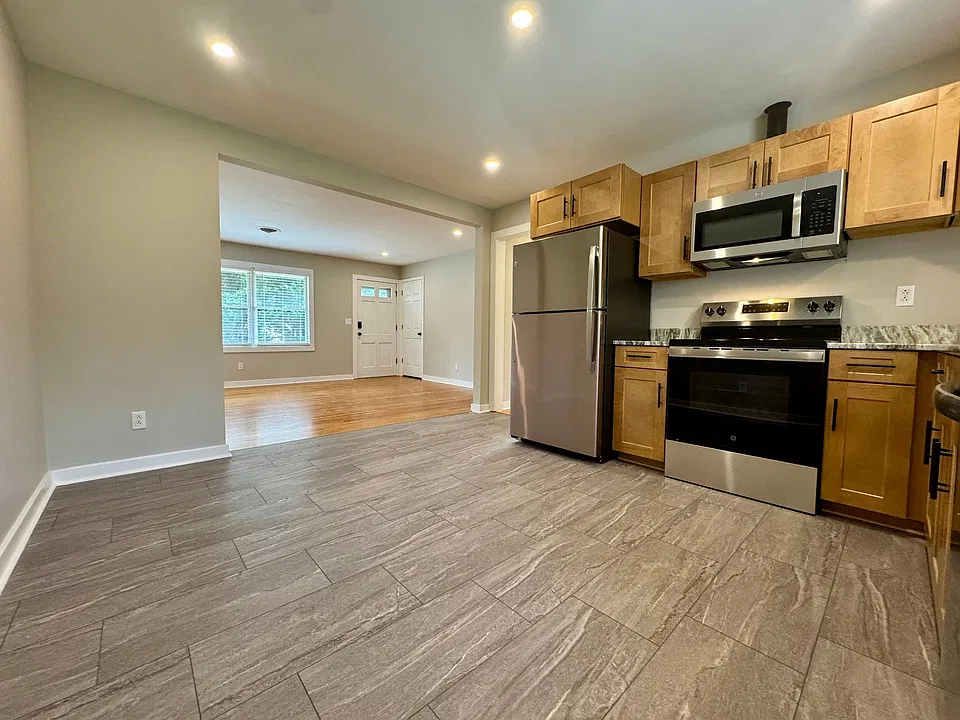 1003 Giles Road