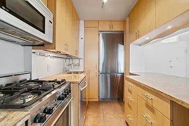 Rented by R New York