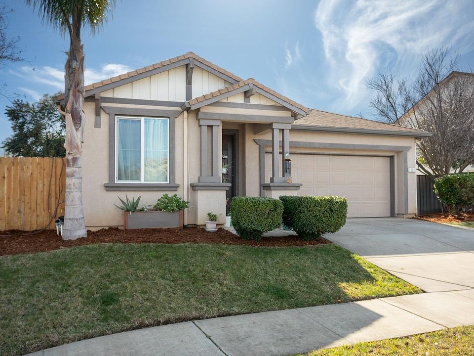 1st image of 1680 Chateau Dr
