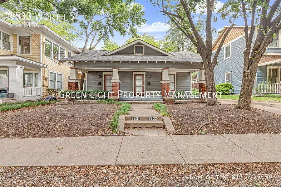 4533 Worth St