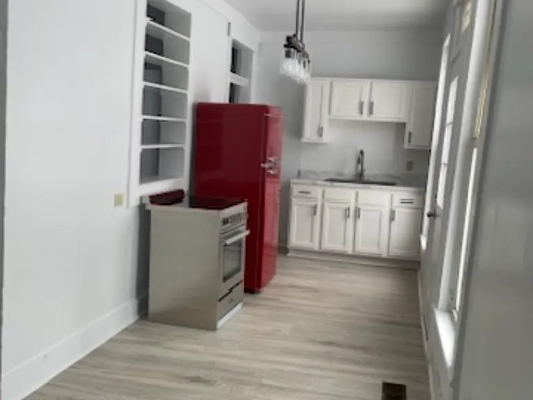 121 N Russell St #2A — Photo 6