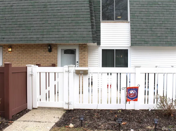 486 Daryl Drive #486, Medford, NY 11763