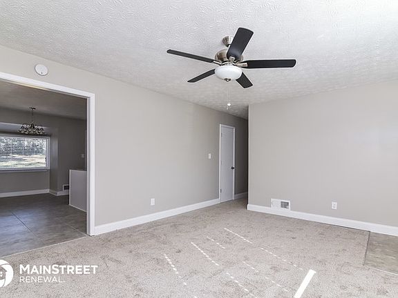 3rd image of 725 Lookout Ct