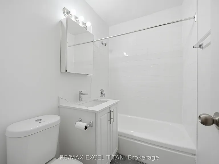 2895 Bathurst St #111 — Photo 19