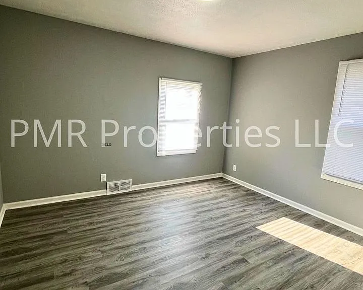 5616 N 28th Ave — Photo 6