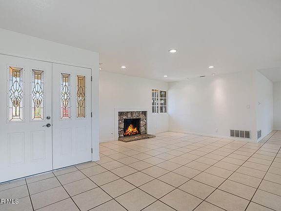4th image of 86 Teasdale St