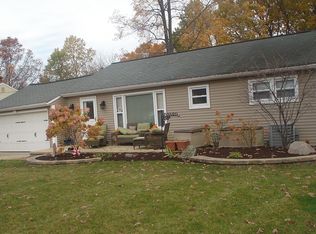 2431 Rockefeller Rd, Wickliffe, OH 44092