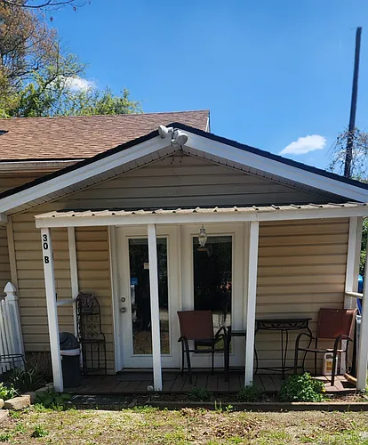 30 Gum St #B Photo 1