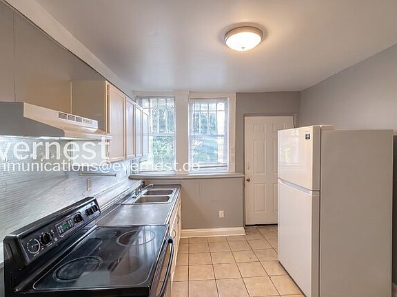 2nd image of 32 Woodlawn Dr #2