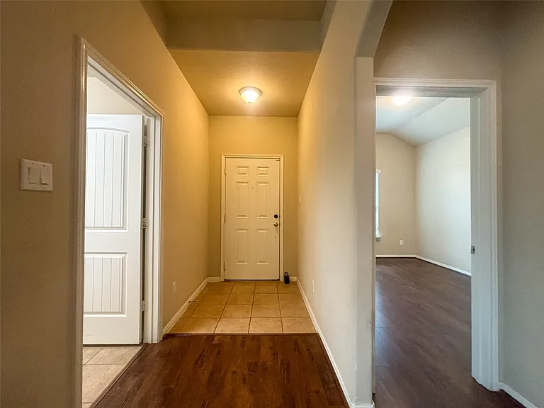 3407 Daniel Falls Ln — Photo 3