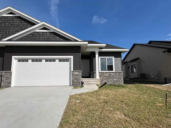 1252 Berkshire Ln, North Liberty, IA 52317