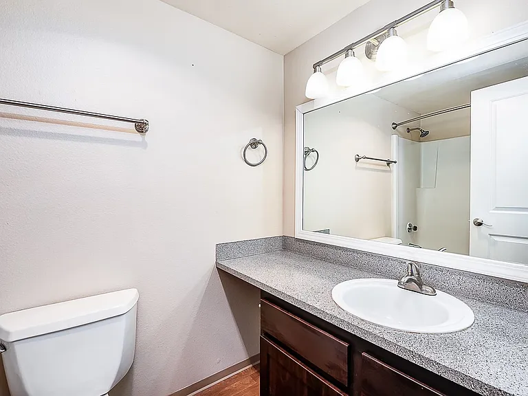Northlink Apartments — Photo 37