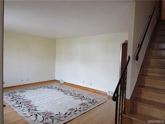 4th image of 178 Lamont Dr