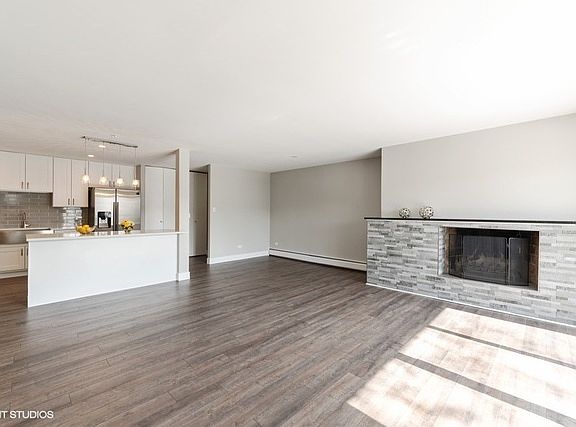 3rd image of 4225 Saratoga Ave APT 215B