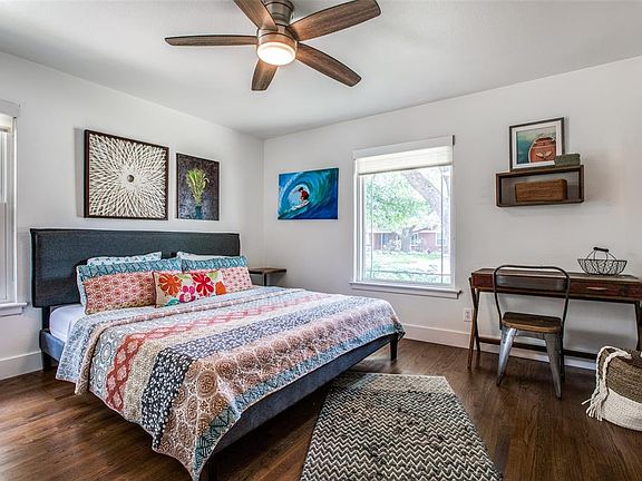 1RST BEDROOM IN FRONT OF THE HOME