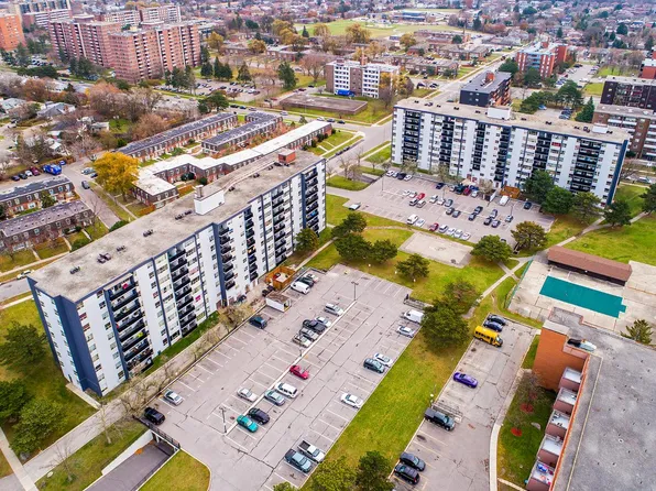 1485 Williamsport Dr #501, Mississauga, ON L4X 1T6