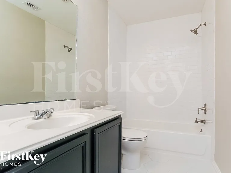 2227 Nicholas Xing — Photo 13
