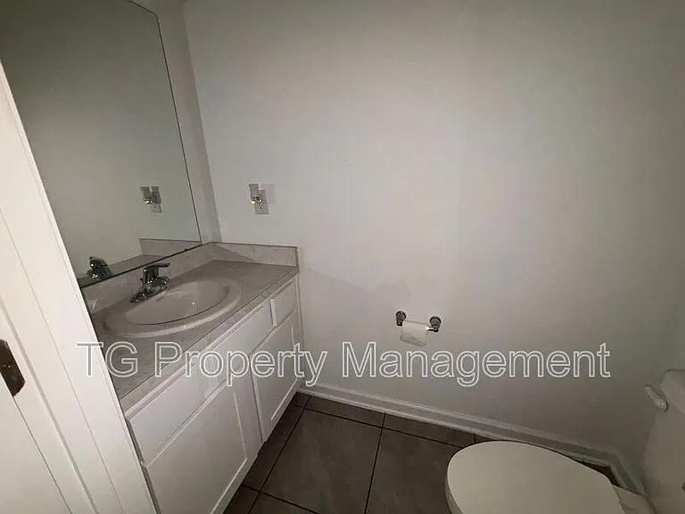 9015 Gifford Dr — Photo 11