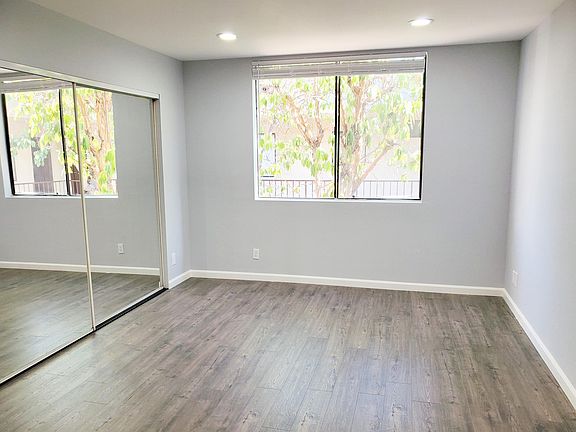5th image of 10815 Hesby St APT 211