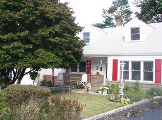 904 Lyman Ave, Peekskill, NY 10566