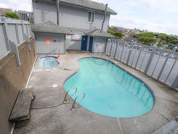 4th image of 701 NW Coast St APT 109
