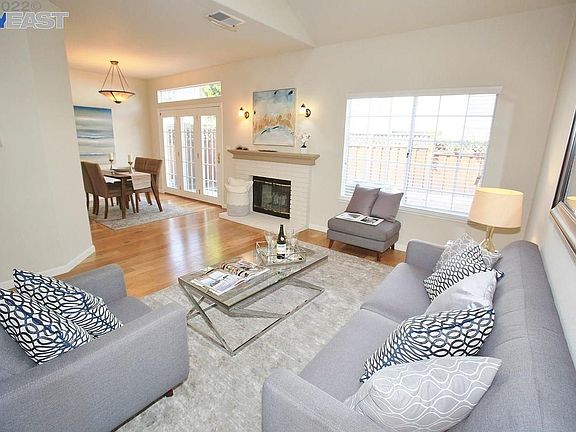 4th image of 54 Heather Garden Ln