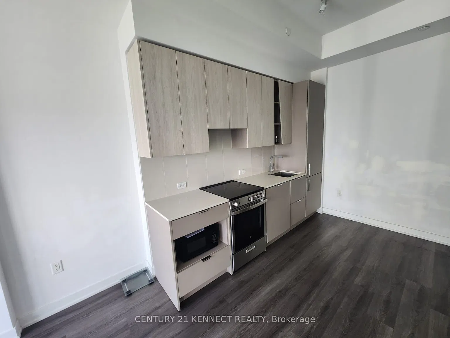 2 bed, $2,350 — Photo 4