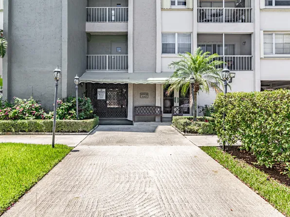 505 Spencer Drive #212, West Palm Beach, FL 33409