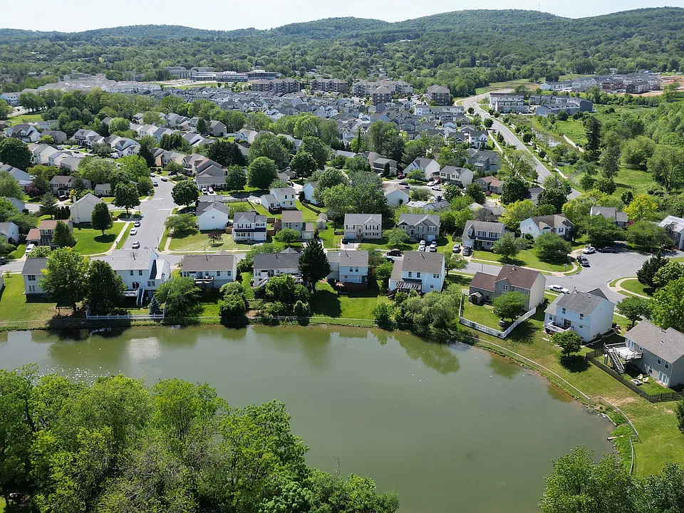 242 Lake Coventry Dr