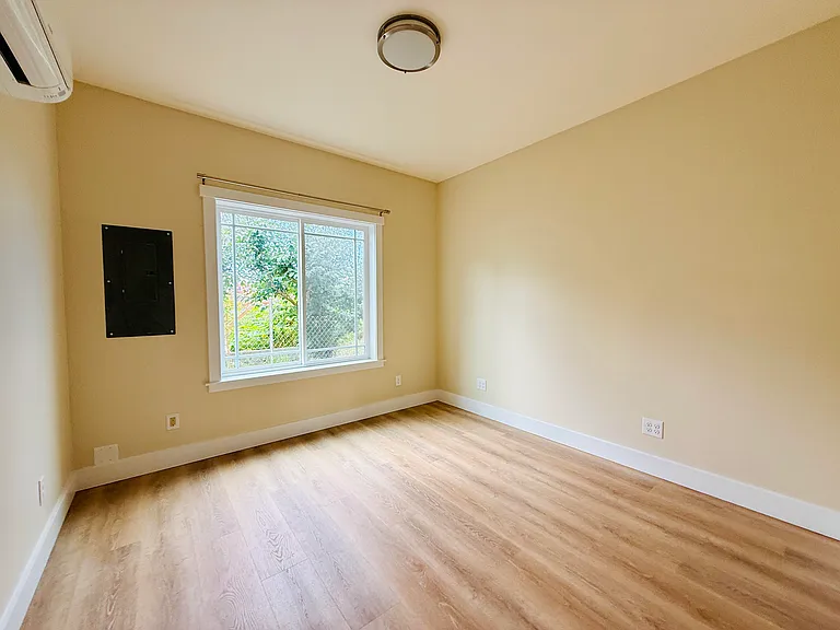 Bedroom #1 with air condition and heating ductless system