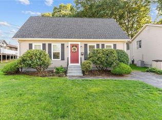 96 Midvale Ave, Cranston, RI 02920