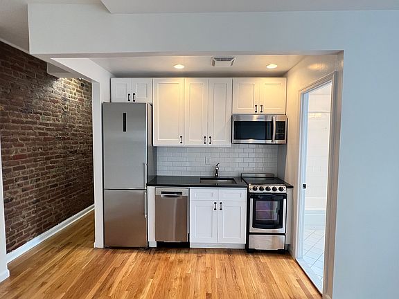 3rd image of 315 E 84th St APT 25