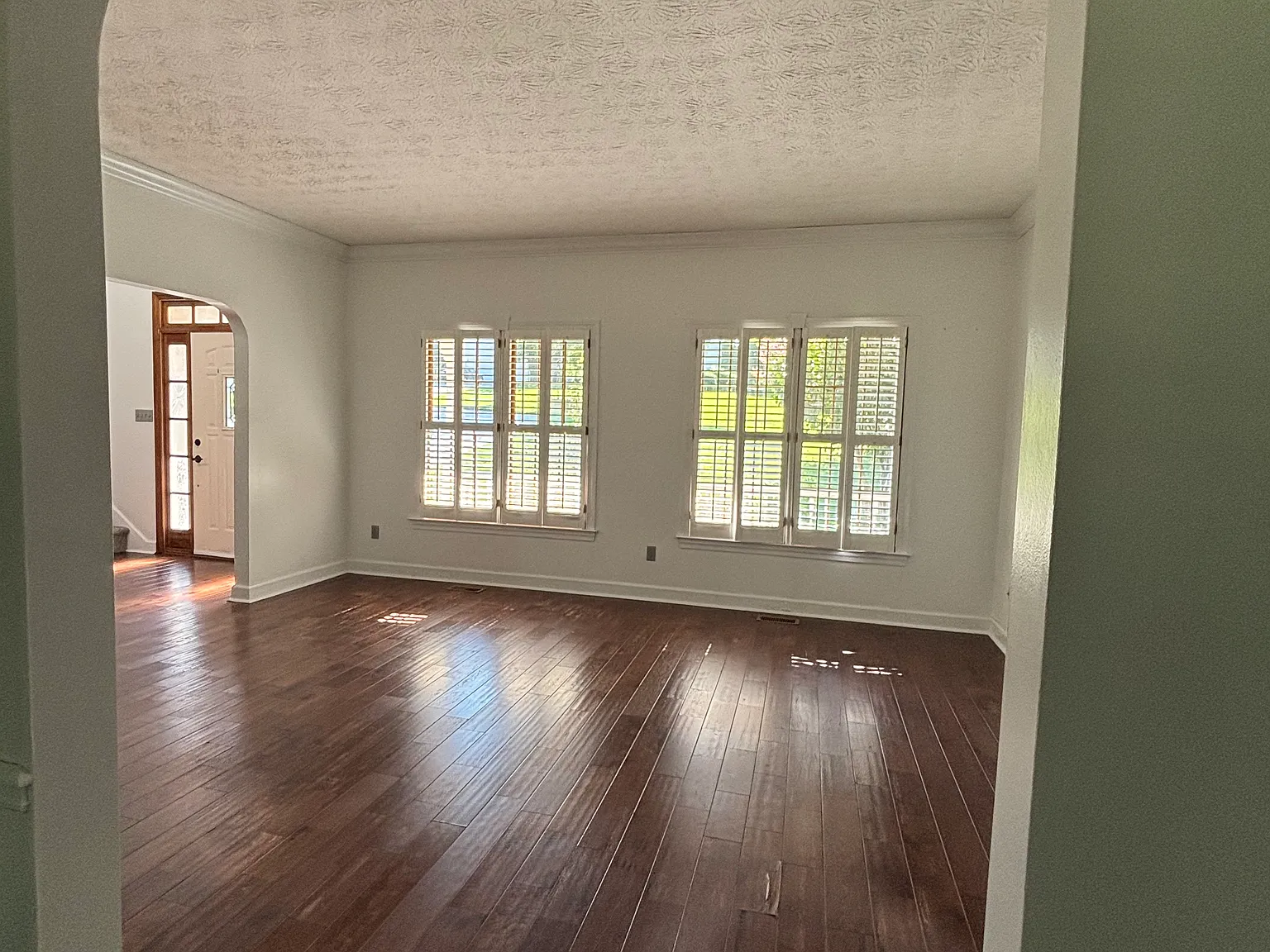 3 bed, 2.5 bath, 2889 sqft, $2,350 — Photo 3