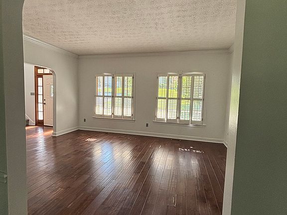 3rd image of 2068 Lakewood Cir #A