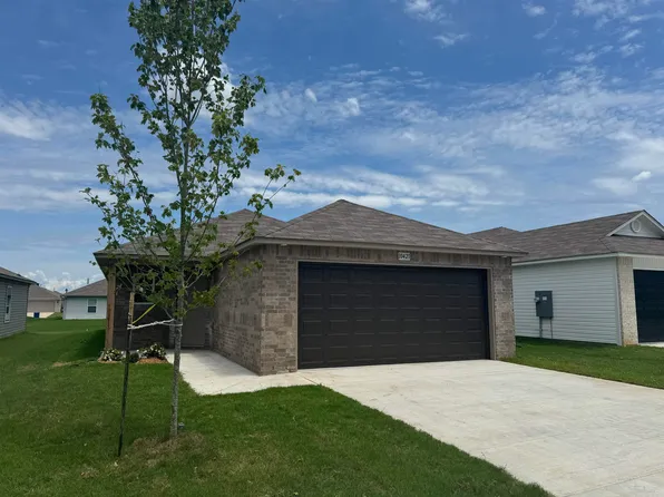 10421 Debbie Dr, North Little Rock, AR 72113