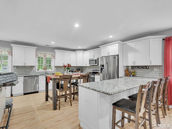 5th image of 680 Killingworth Road