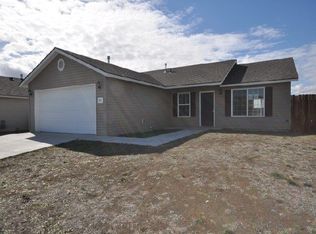 932 N Beech Ave, Pasco, WA 99301