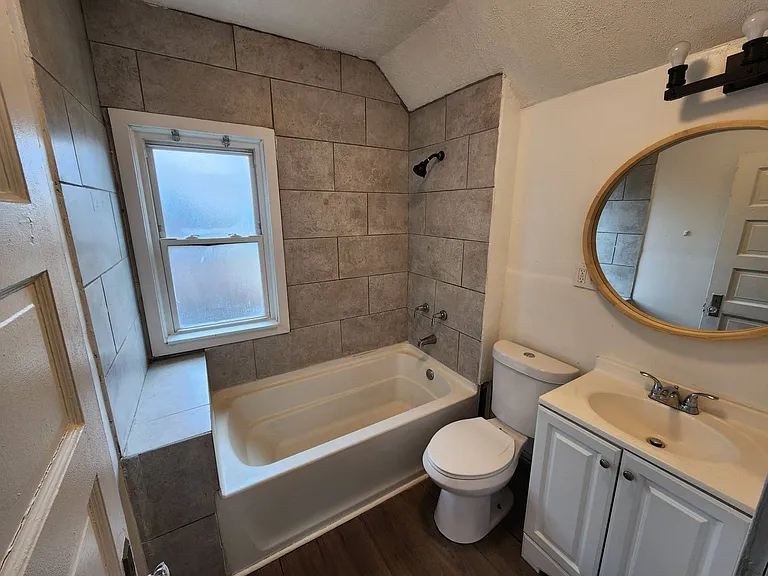 13900 Potomac Ave — Photo 26
