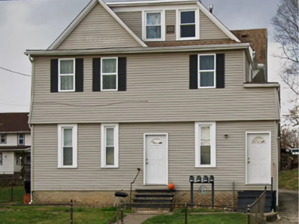 231 Dueber Ave SW