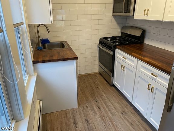 4th image of 231 Elmer St