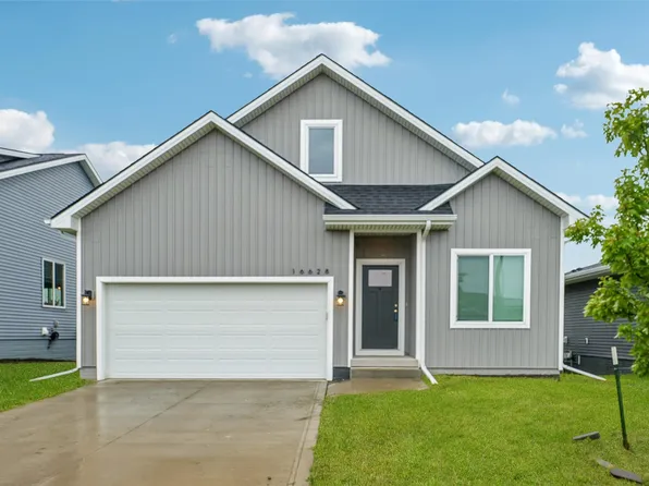 16628 Goodman Dr, Urbandale, IA 50323