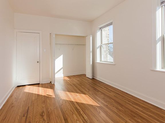 3rd image of 3403 W Balmoral Ave APT 3