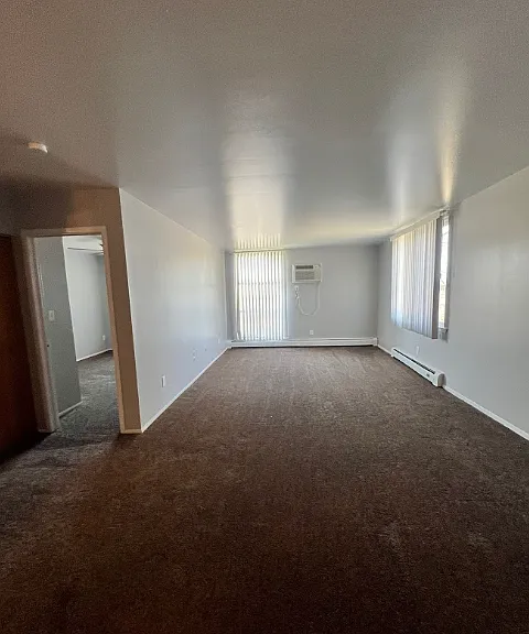 Dolson Arms Apartments — Photo 19