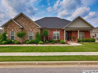 2 Youpon Dr, Huntsville, AL 35824