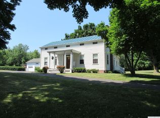 210 Middle Rd, Hudson, NY 12534