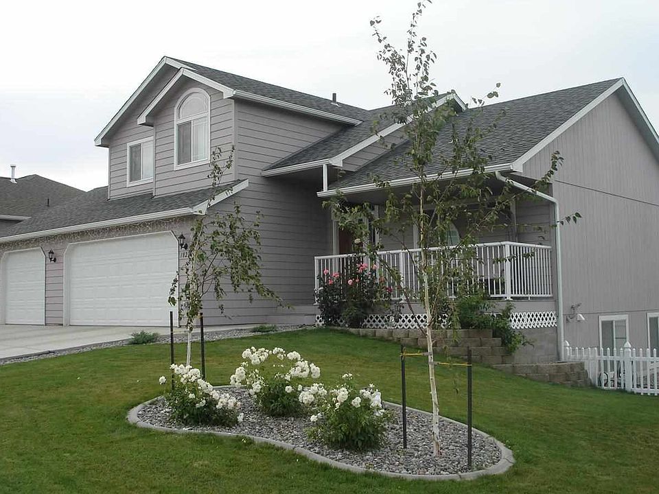 1st image of 18219 E Cres