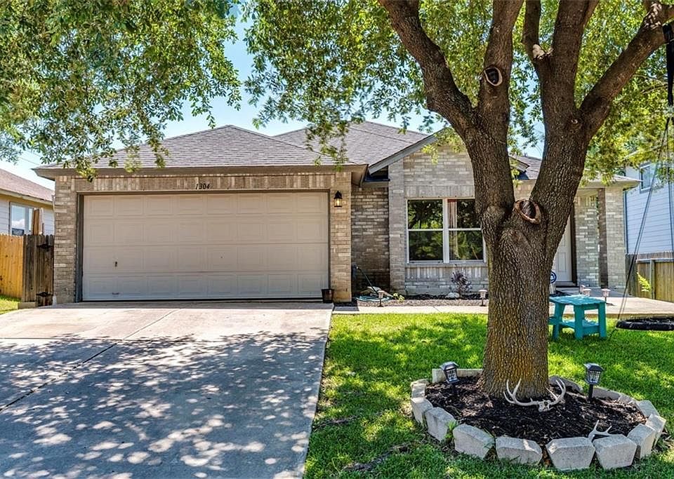 1st image of 1304 Deerhound Pl
